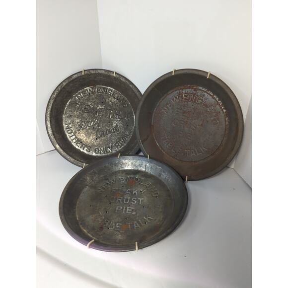 Set Of 3 Vintage Table Talk New England Flaky Crust Tin Pie Pan 9.5" with hanger - Picture 1 of 8
